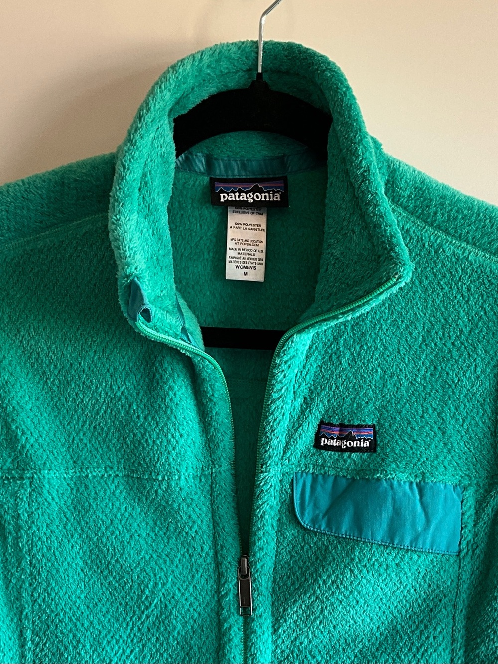 Patagonia Green Fleece Vest with Chest Pocket - Picture 3 of 3